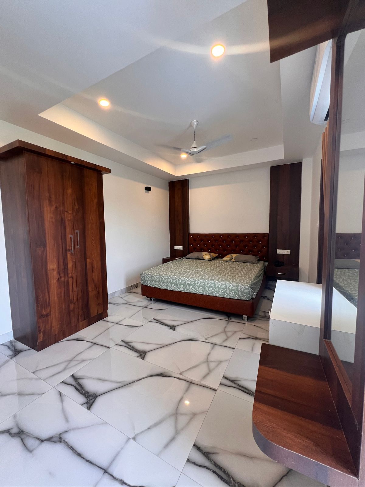Deluxe Couple Retreat Room